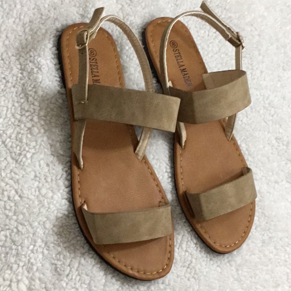 Sandals - Picture 2 of 4